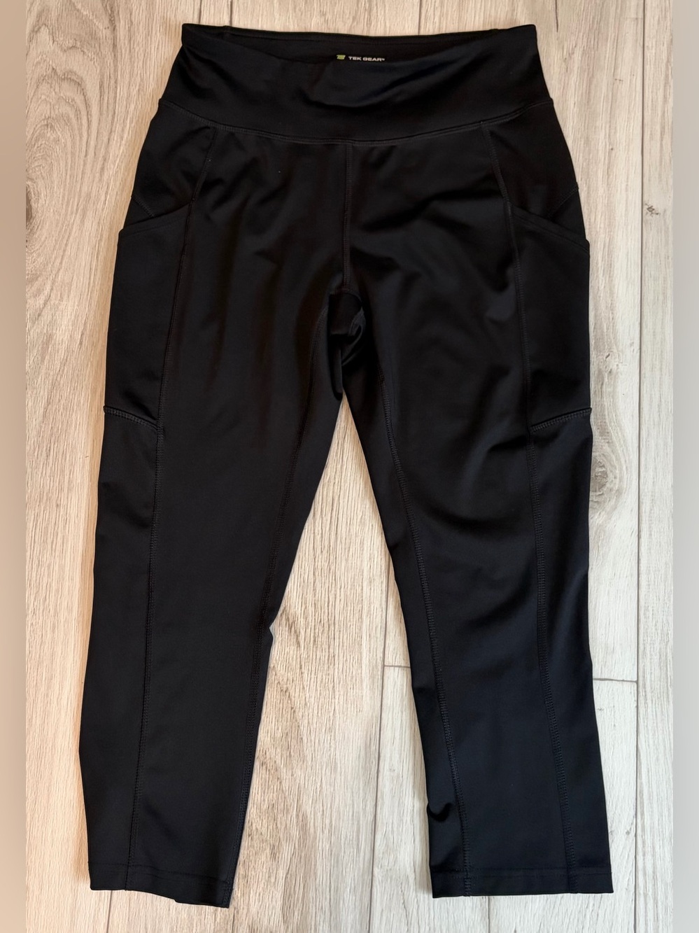 Women’s Small Tek Gear Black Capri Leggings